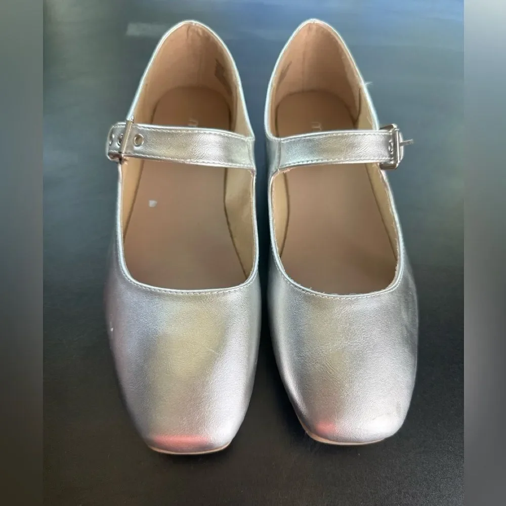 Me Too Elegant Silver Buckle Flats Size 10
